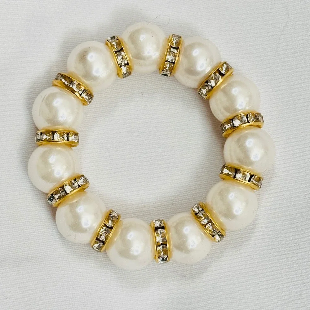 Elegant Pearl Rhinestone Napkin Rings Set of 8 Purchased New Never Used‎